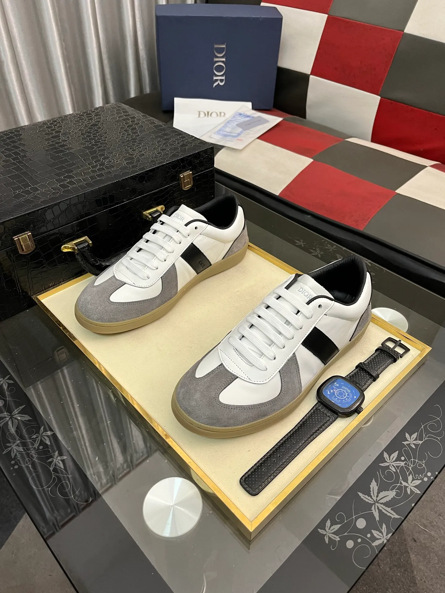Men's shoes 💰400⌚️⌚️[Dior] Dior's new casual men's shoes are launched in Hong Kong counters. Official website 1:1 production. Original Italian materials. Designed by European and American masters. Perfect shape to create counter quality. Solid color rubber wear-resistant outsole and classic dazzling head! Super versatile and very comfortable. High-end without losing taste, fashionable and novel! ! Absolute focus! Code number: 38-444️⃣Colors available